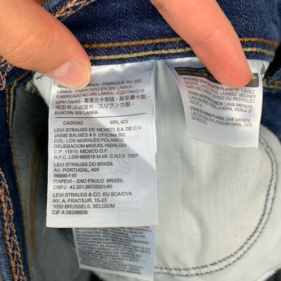 Levis NWT High Waisted Denim Dark Wash Jean Shorts - Picture 7 of 9